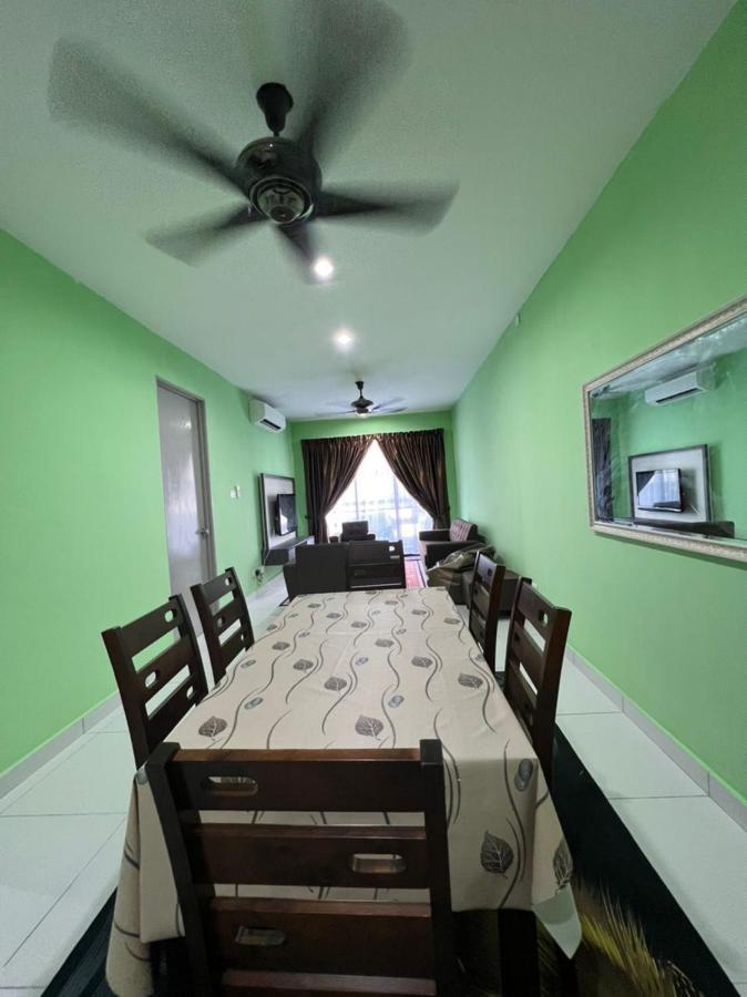 Faiz Homestay クチン エクステリア 写真